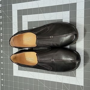 Naturalizer 7m brown slip.on shoes